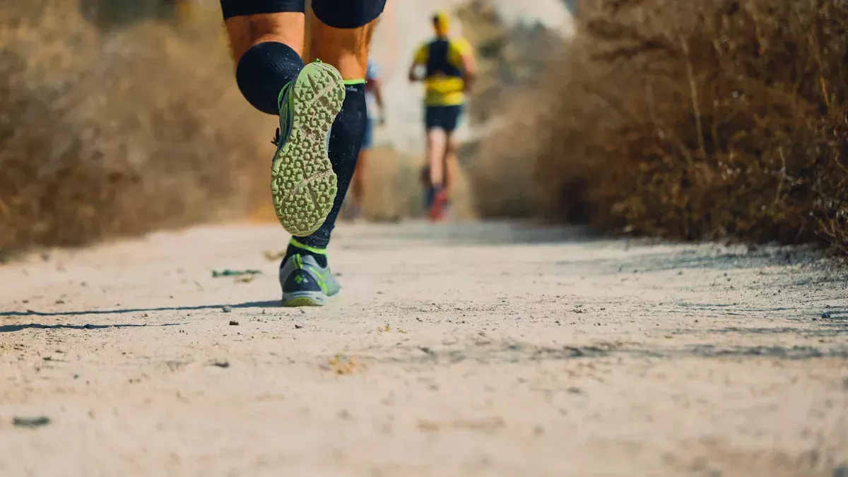 Quick-Dry Seamless Tees: Moisture Management, Drying Rate, and Anti-Pilling Balance