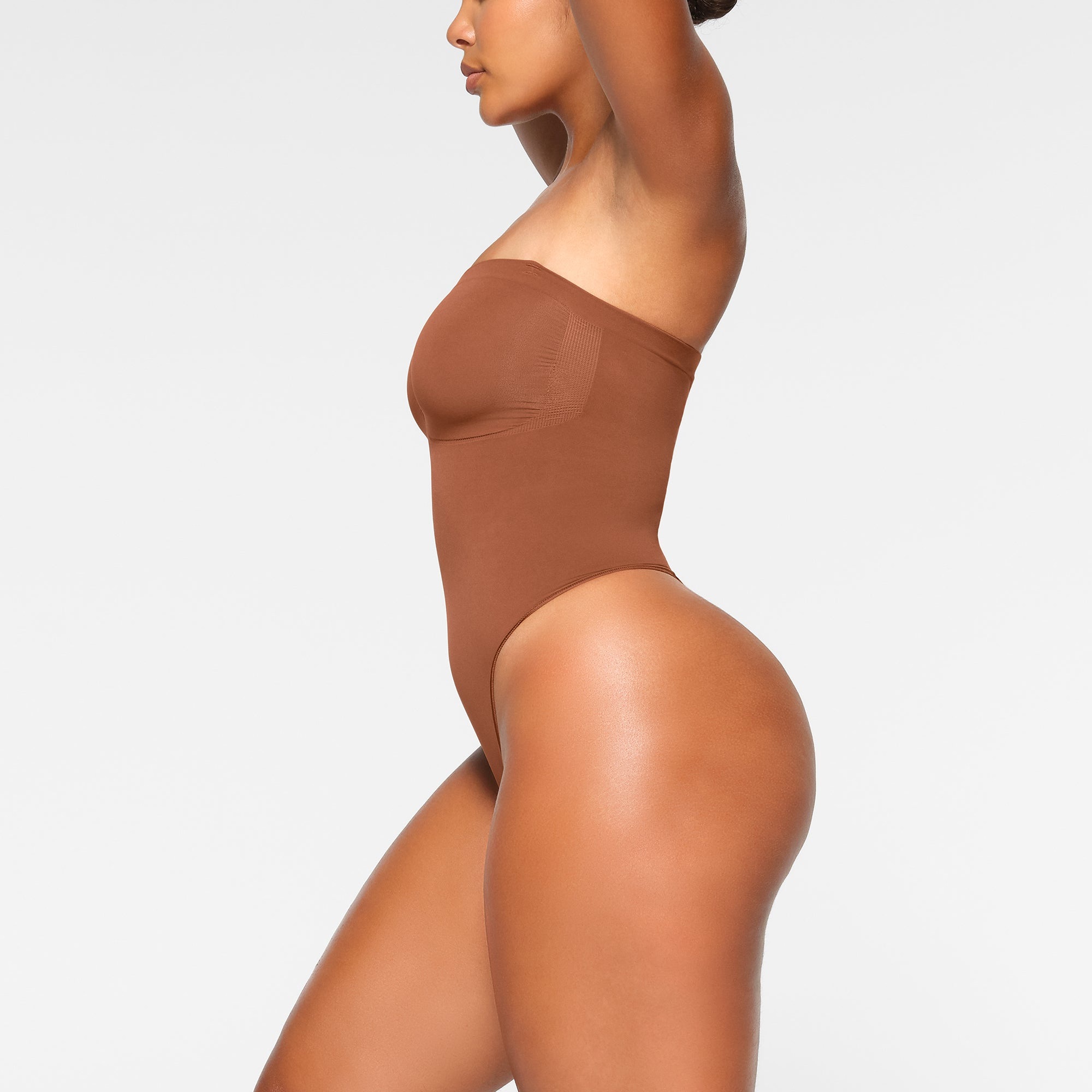 SKIMS-SHAPEWEAR-BD-THG-2913-IA-BRZ_0014_SD