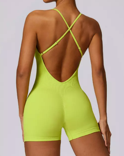 Top 10 Seamless Clothing Pieces To Try in 2025