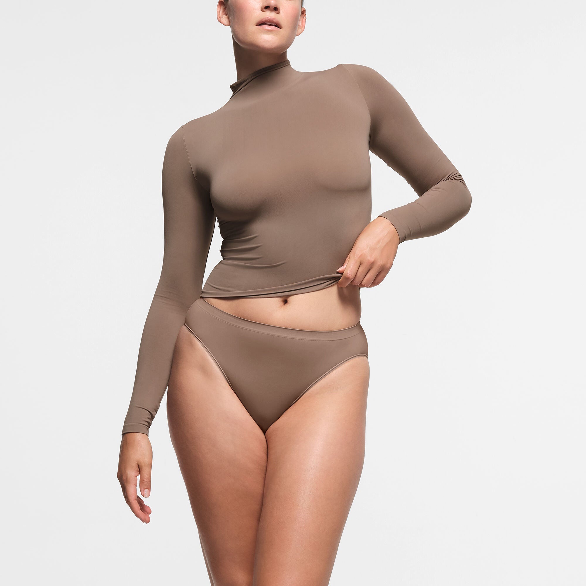 PN-BIK-1322-TRF-UA-SKIMS-PANTY_0015_FR